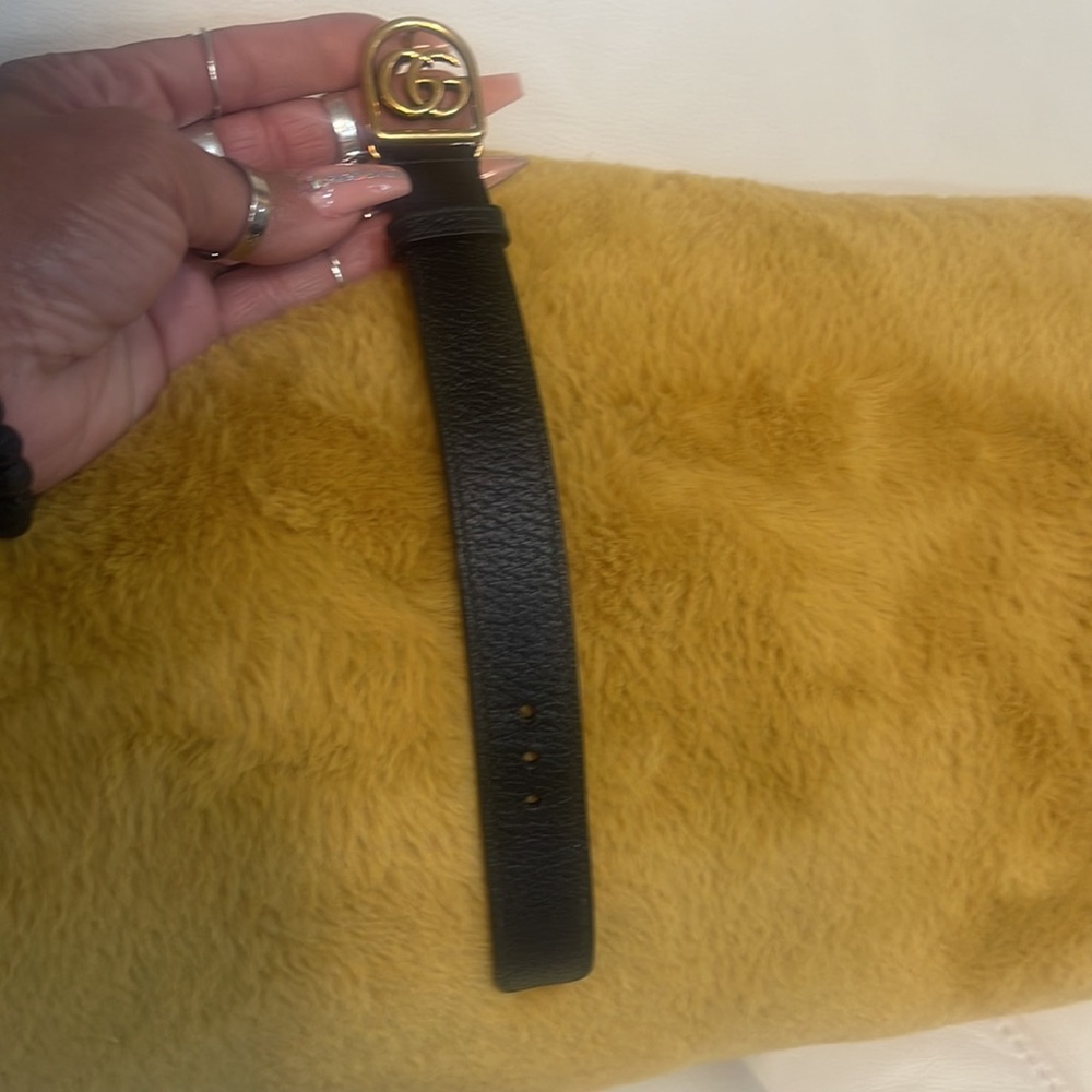 Selling men’s authentic Gucci cuff bracelet. Great condition - Picture 3 of 4